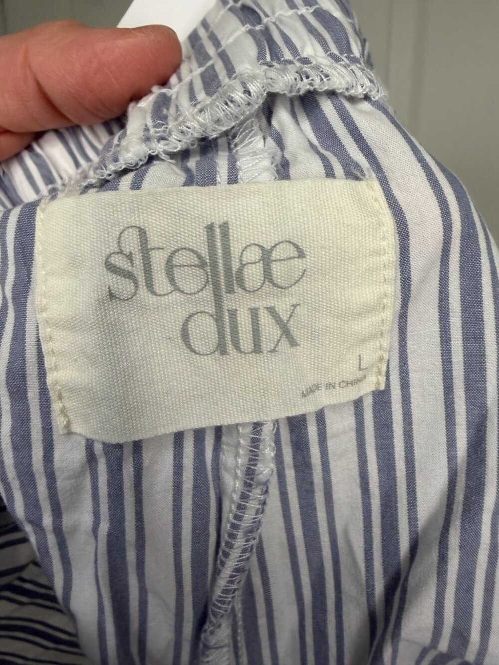 NWT Stella Dux/Saks 5th- Striped Cotton Shorts White Seaport Blue- L- MSRP $128 - Picture 15 of 15